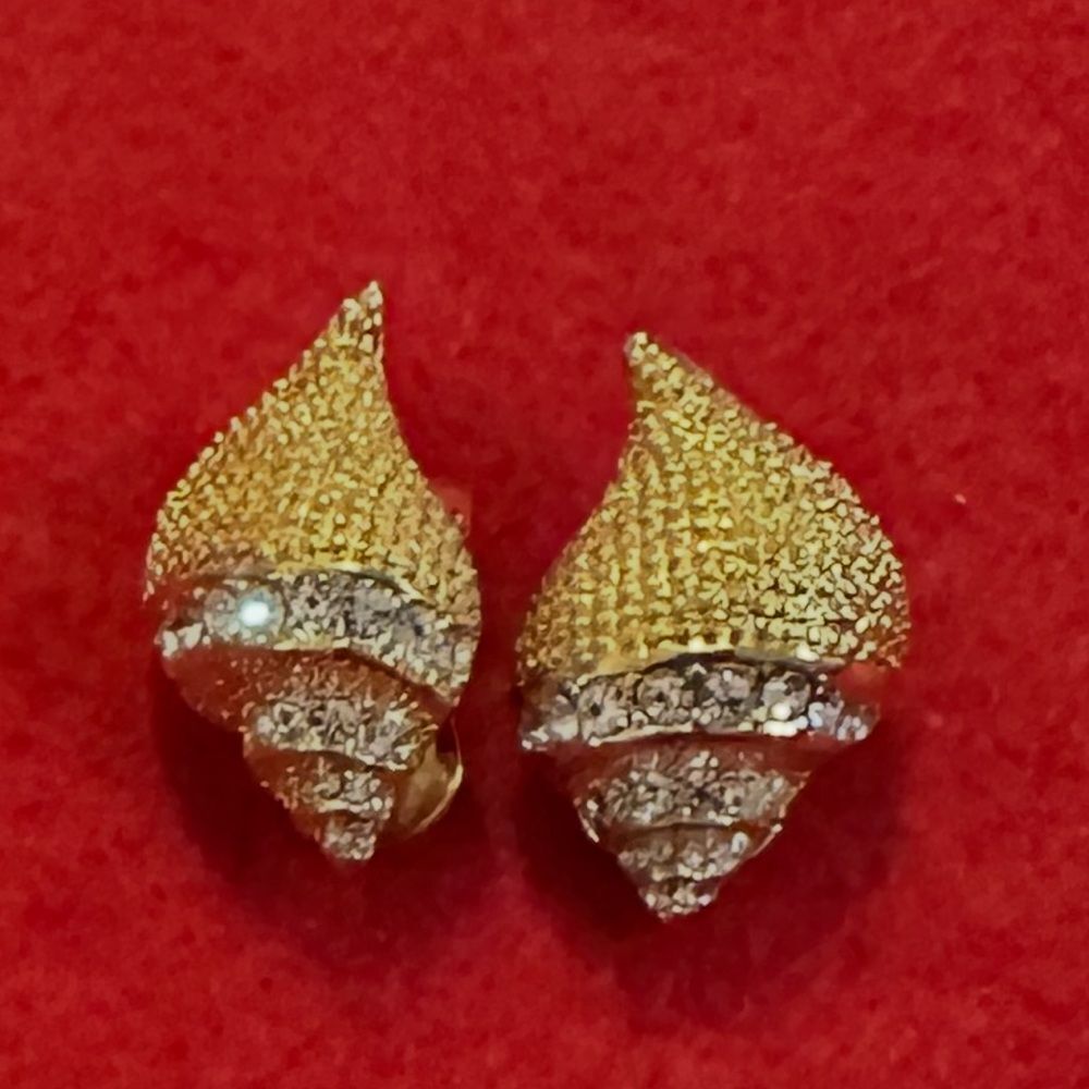 Kenneth J. Lane Vintage Signed Gold Conch Shell w/ Crystals Clip Earrings